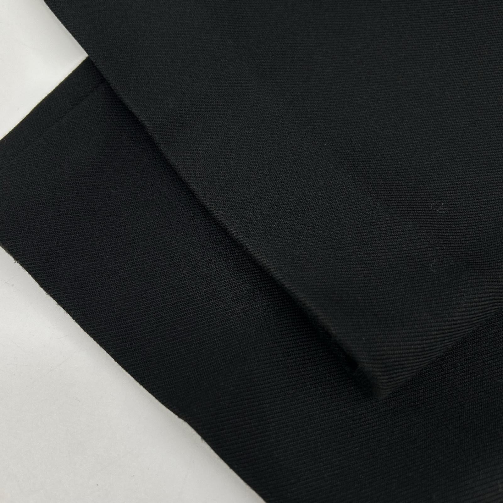 Black keyring-equipped chino pants, bottoms excluded