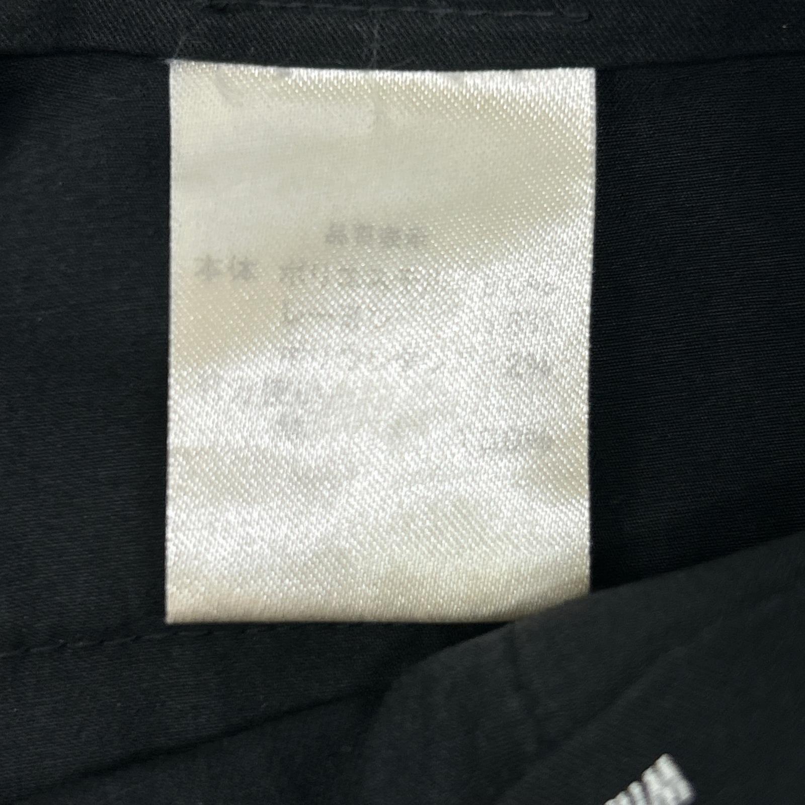 Black keyring-equipped chino pants, bottoms excluded