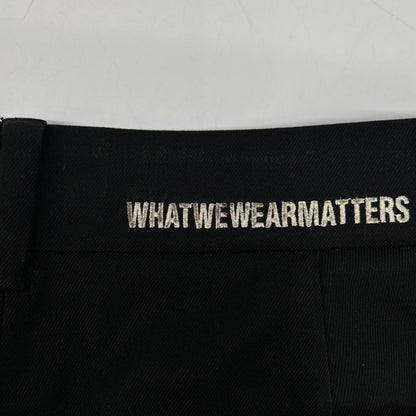 Black keyring-equipped chino pants, bottoms excluded