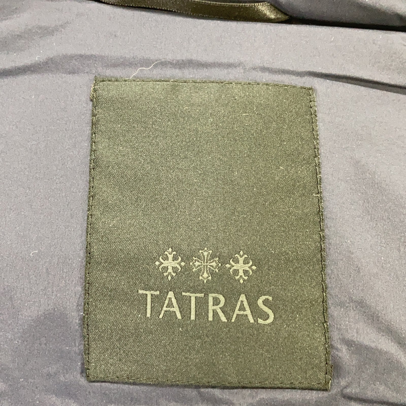 TATRAS 塔特拉斯 海军蓝/黑色 MTAT22A4840-D TARO 轻型羽绒夹克 夹克 01