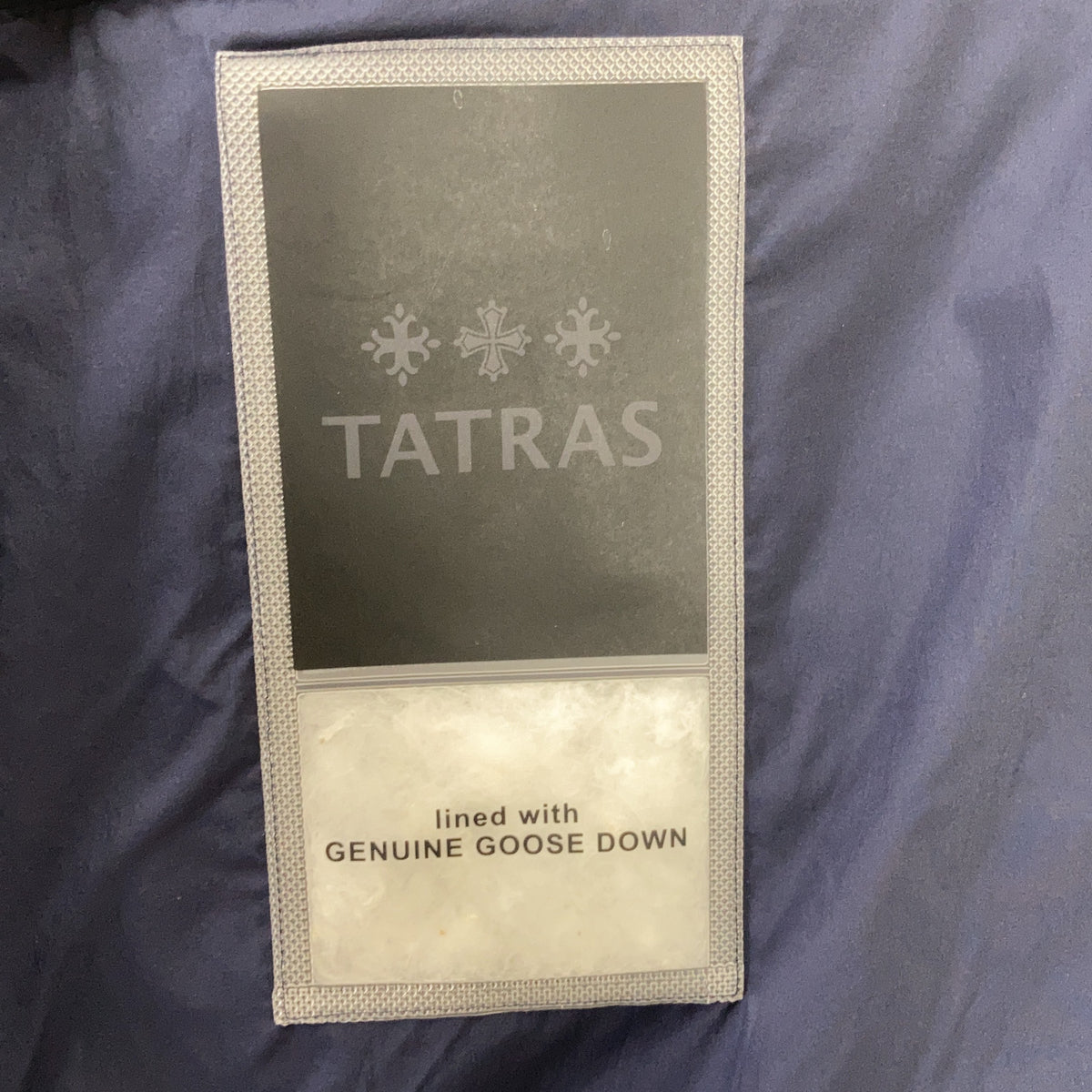 TATRAS 塔特拉斯 海军蓝/黑色 MTAT22A4840-D TARO 轻型羽绒夹克 夹克 01