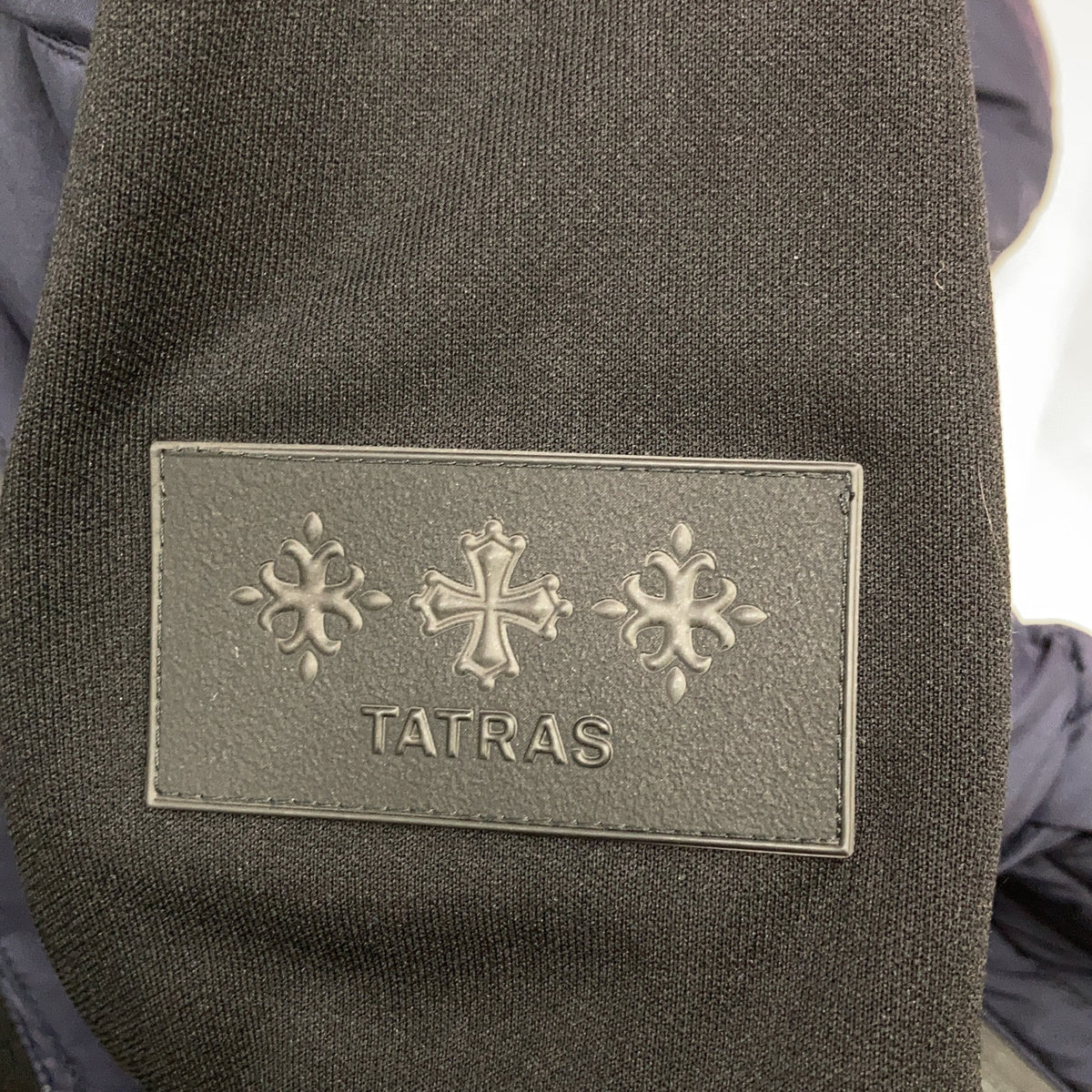 TATRAS 塔特拉斯 海军蓝/黑色 MTAT22A4840-D TARO 轻型羽绒夹克 夹克 01