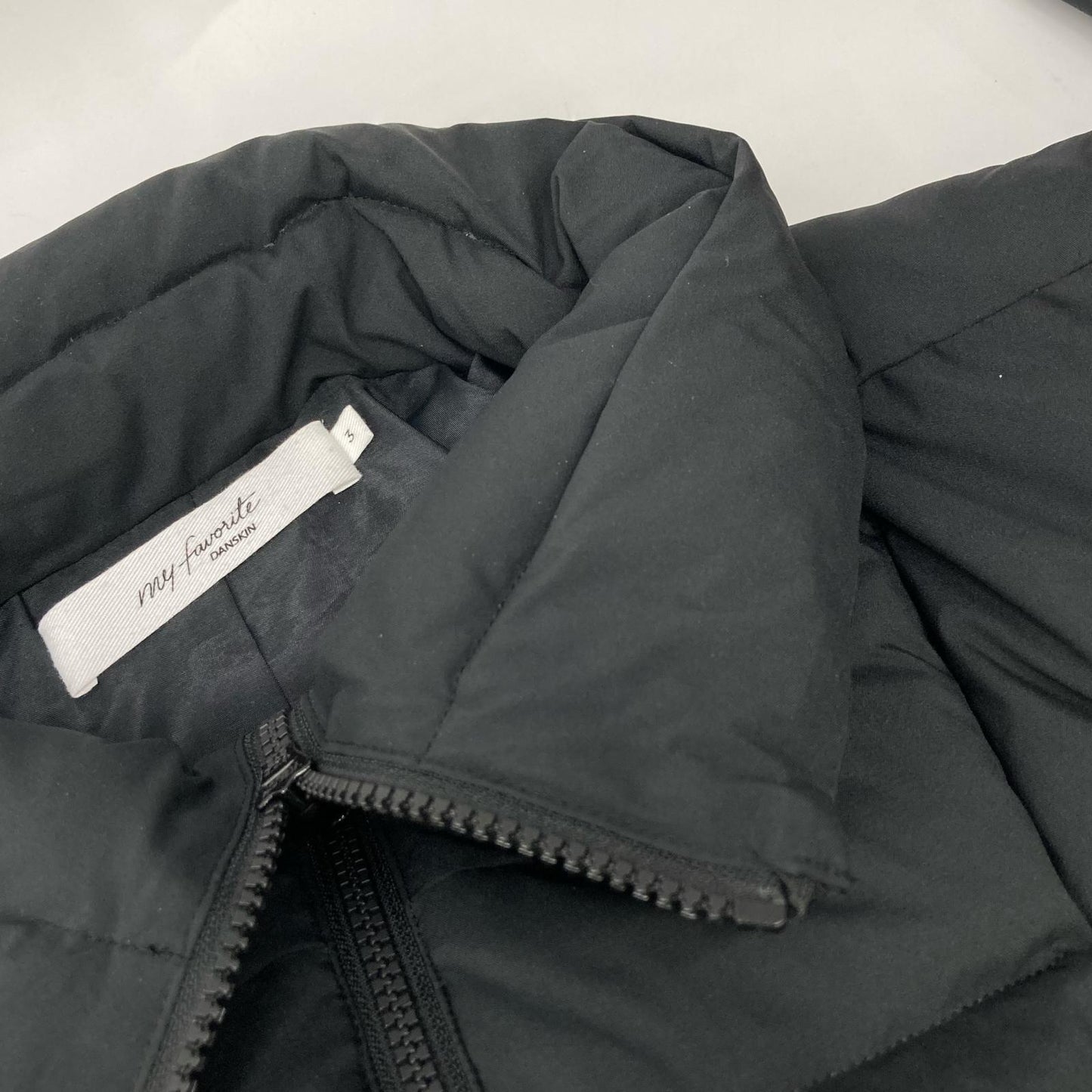 DANSKIN ダンスキン ブラック DMF324307 ハイネック パフ ジャケット ジャケット