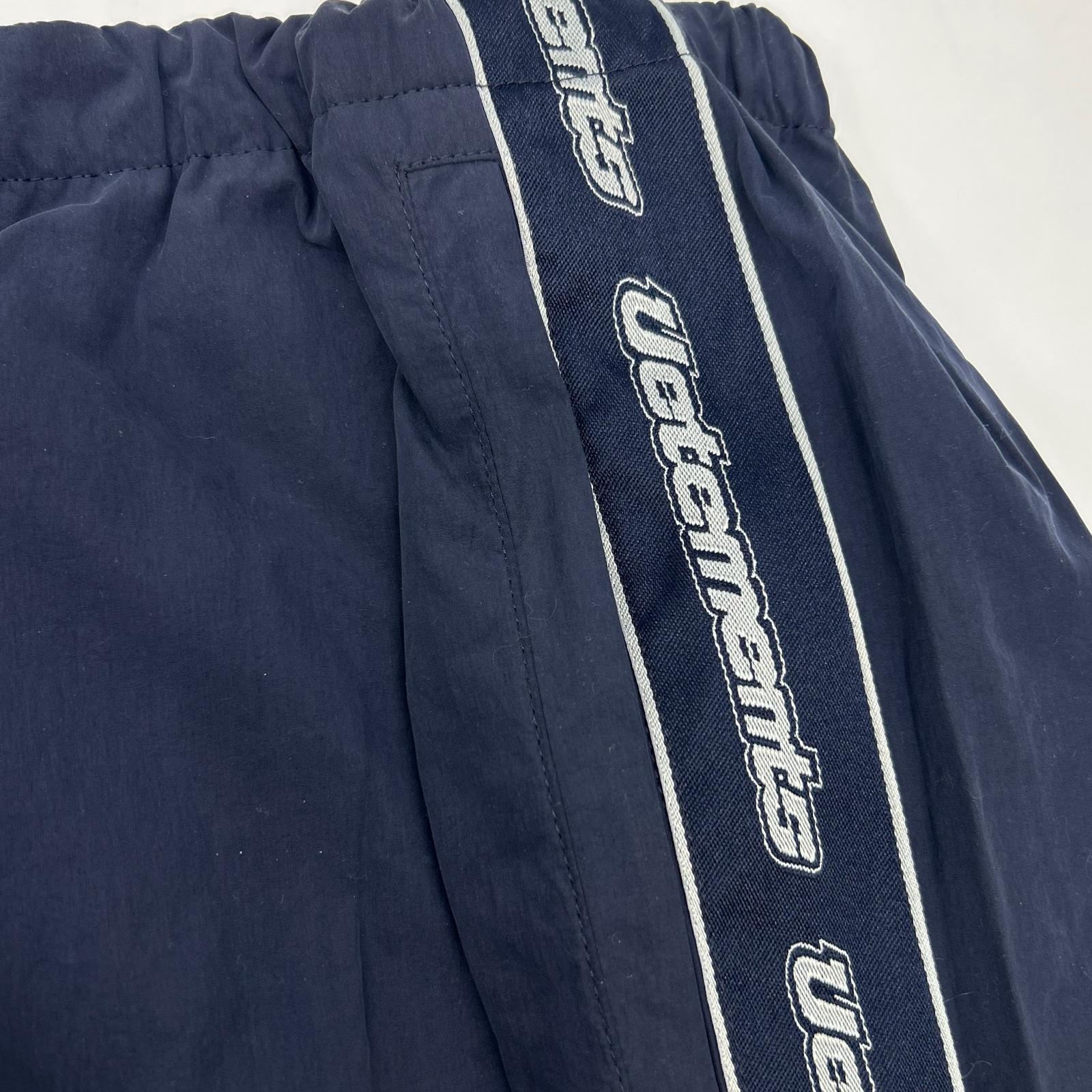 VETEMENTS ヴェトモン ネイビー MSS18PA27 サイドライントラックナイロンパンツ ボトムス
