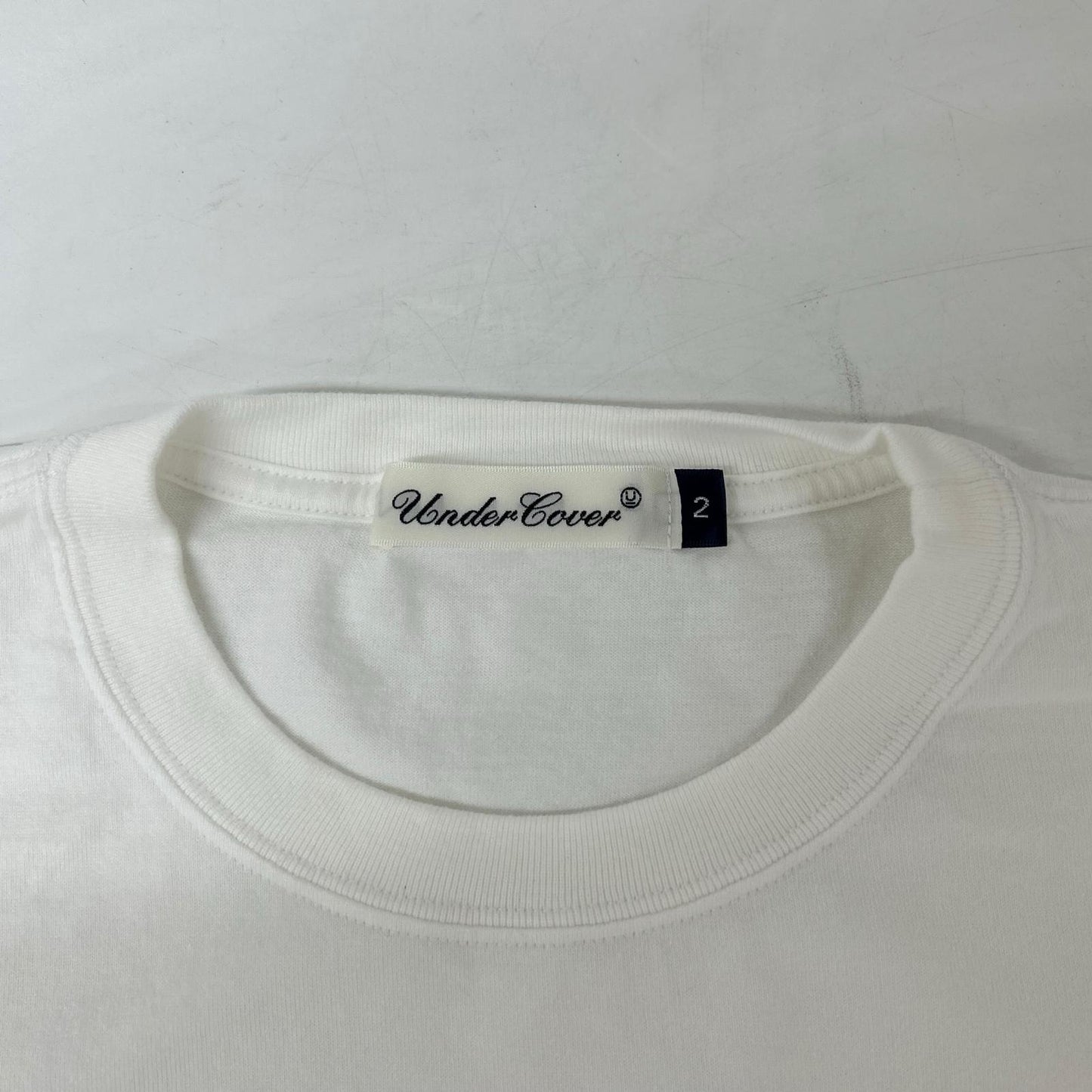 UNDERCOVER アンダーカバー ﾎﾜｲﾄ UC2E3807 ｱﾙﾌｧﾍﾞｯﾄﾌﾛﾝﾄ ﾌﾟﾘﾝﾄTｼｬﾂ トップス 2
