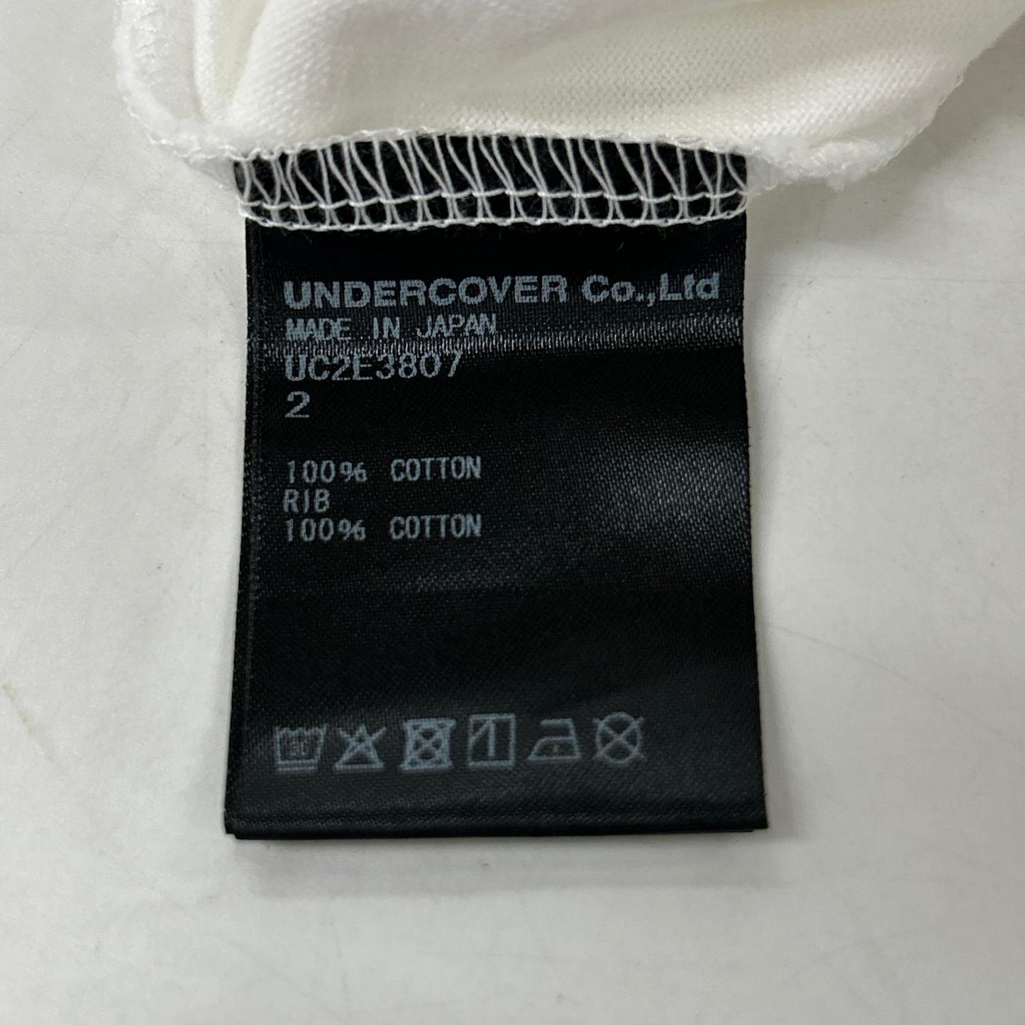 UNDERCOVER アンダーカバー ﾎﾜｲﾄ UC2E3807 ｱﾙﾌｧﾍﾞｯﾄﾌﾛﾝﾄ ﾌﾟﾘﾝﾄTｼｬﾂ トップス 2