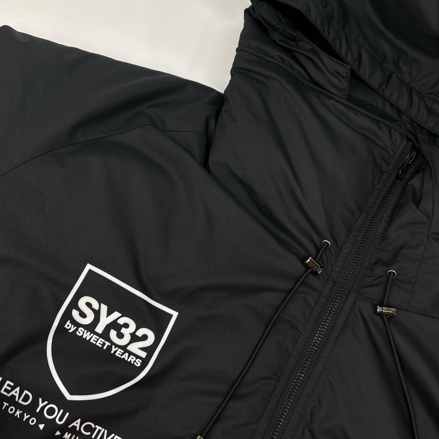 SY32 by SWEET YEARS Black 13483 SHIELD LOGO INSULATION JK Jacket