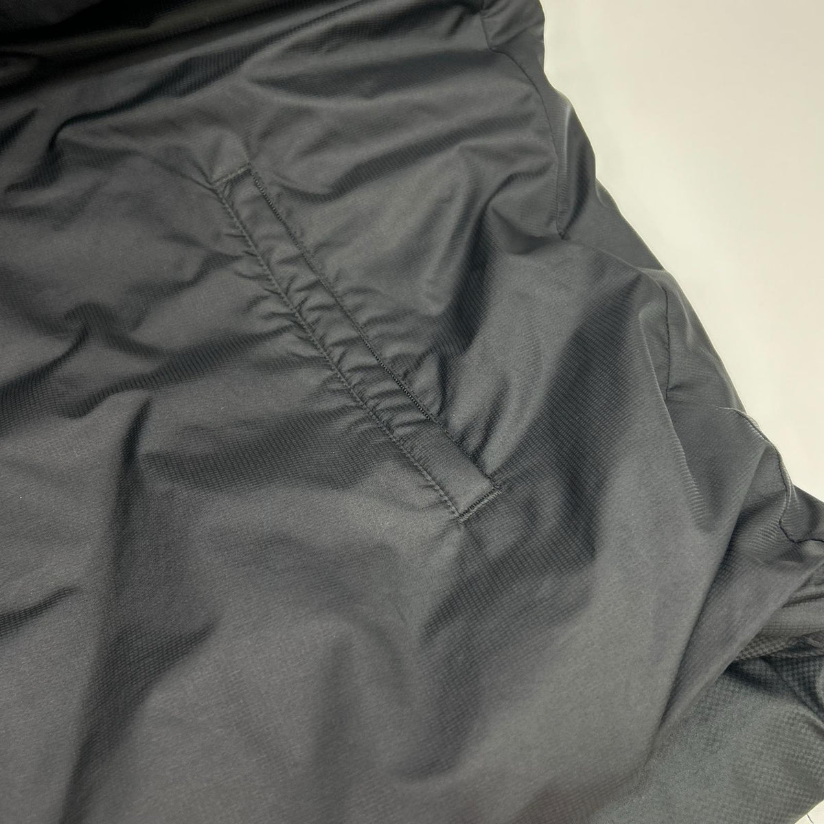 SY32 by SWEET YEARS エスワイサーティトゥーバイスウィートイヤーズ ブラック 13483 SHIELD LOGO INSULATION JK ジャケット