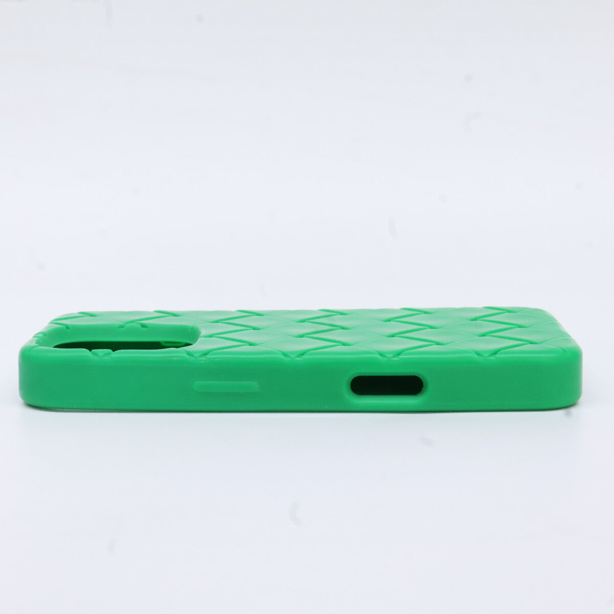 BOTTEGA VENETA ボッテガヴェネタ 【美品】iPhone 16 Pro ケース
