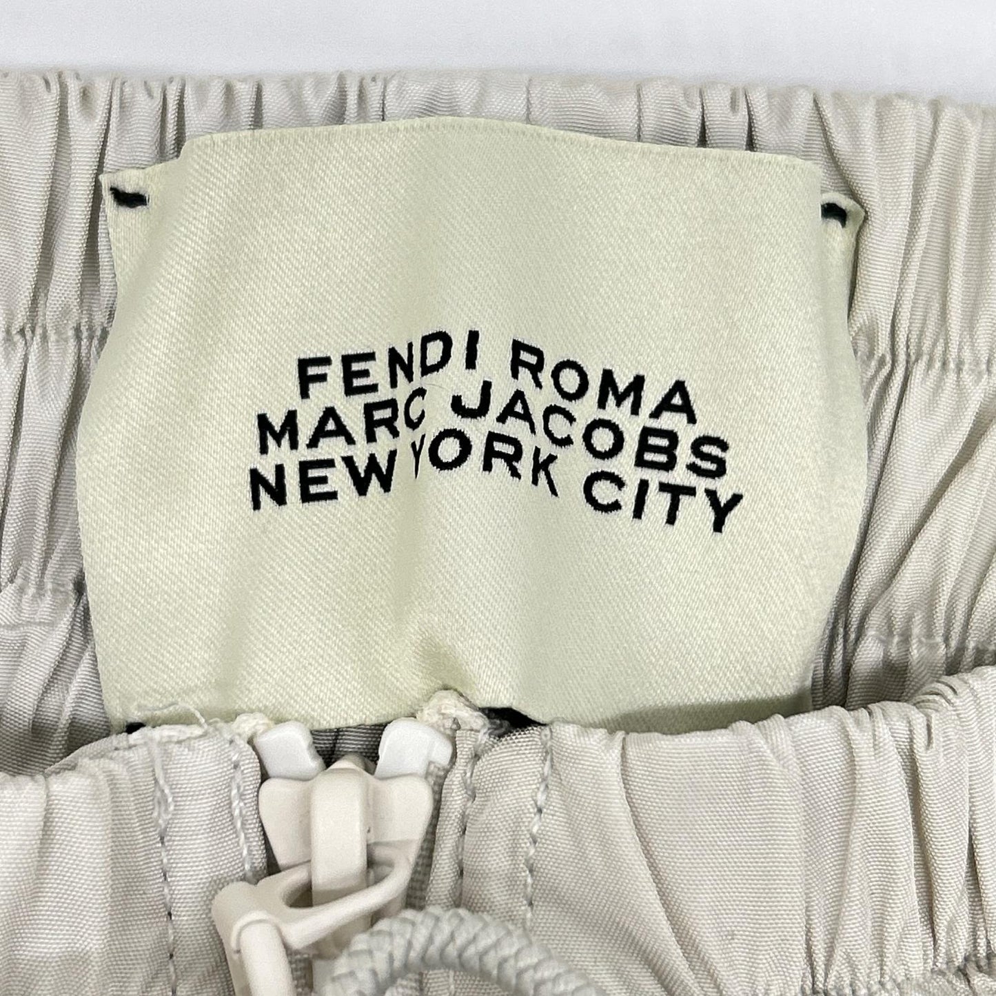 FENDI フェンディ ×MARCJACOBS ライトグレー FQ7483 AXA3 23年製 ナイロンスカート スカート