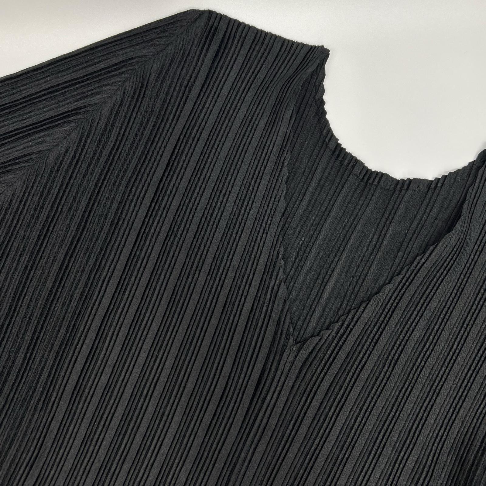 PLEATS PLEASE プリーツプリーズ ブラック PP71-FK331 Vネックプリーツ