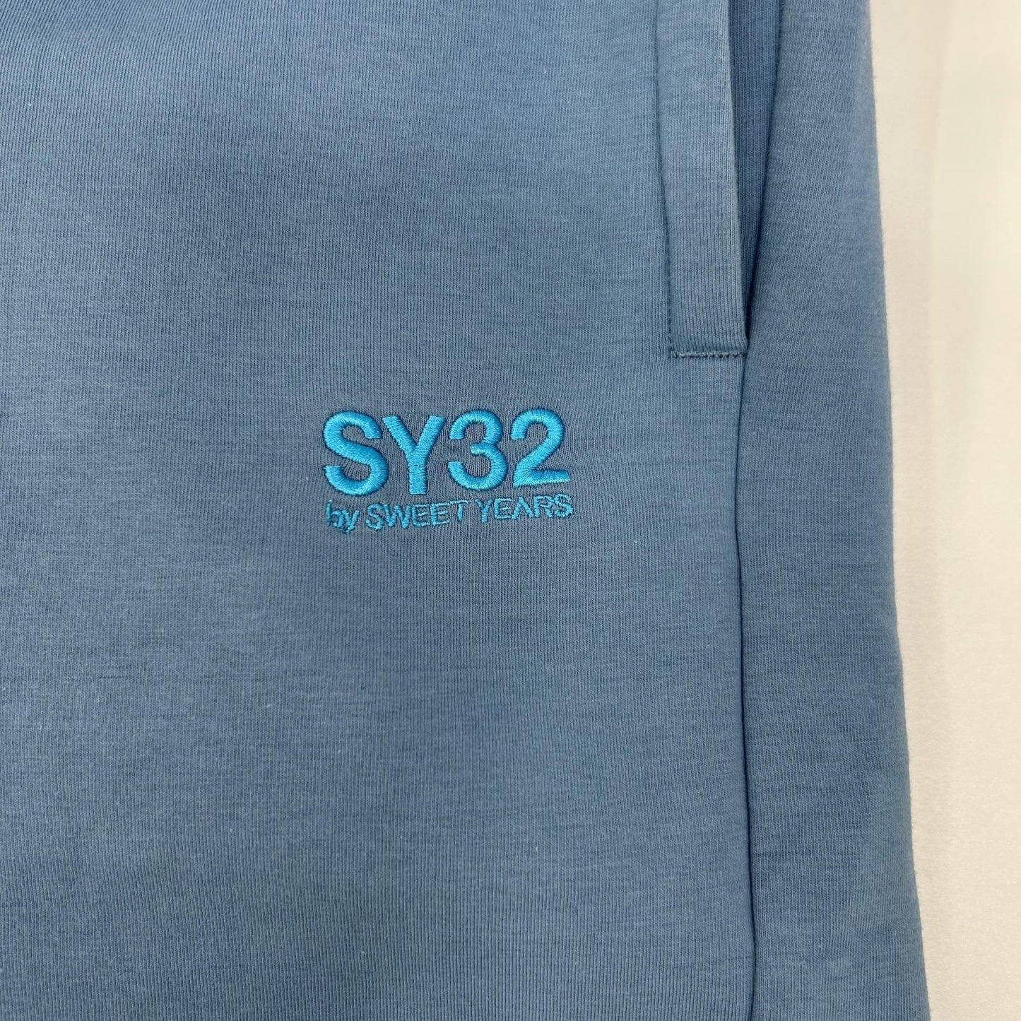 SY32 by SWEET YEARS エスワイサーティトゥーバイスウィートイヤーズ ブルー 15528 EMBROIDERY LOGO SWEAT PANTS ボトムス