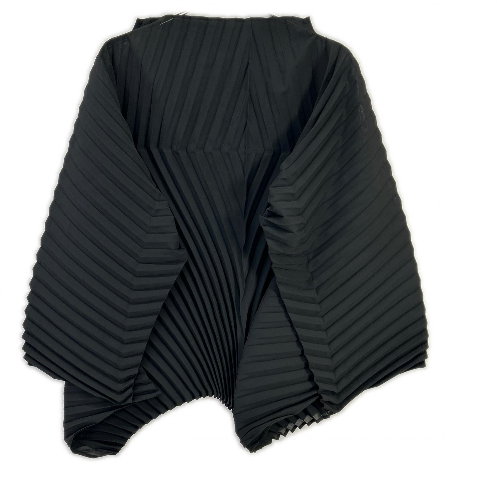 ISSEY MIYAKE イッセイミヤケ ブラック IM53FJ162 WAVE PLEATS Top トップス