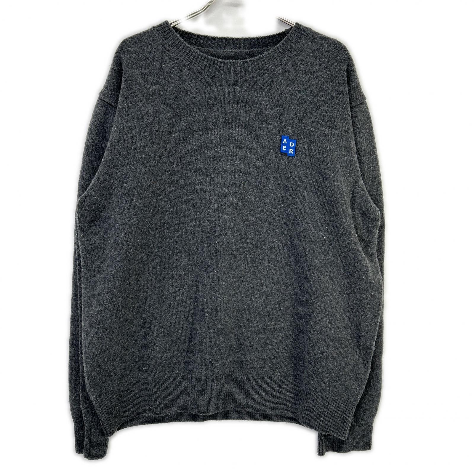 ADER error アーダーエラー BMSGFYKT0101CC ダークグレー シグネチャーロゴ クルーネックニット トップス