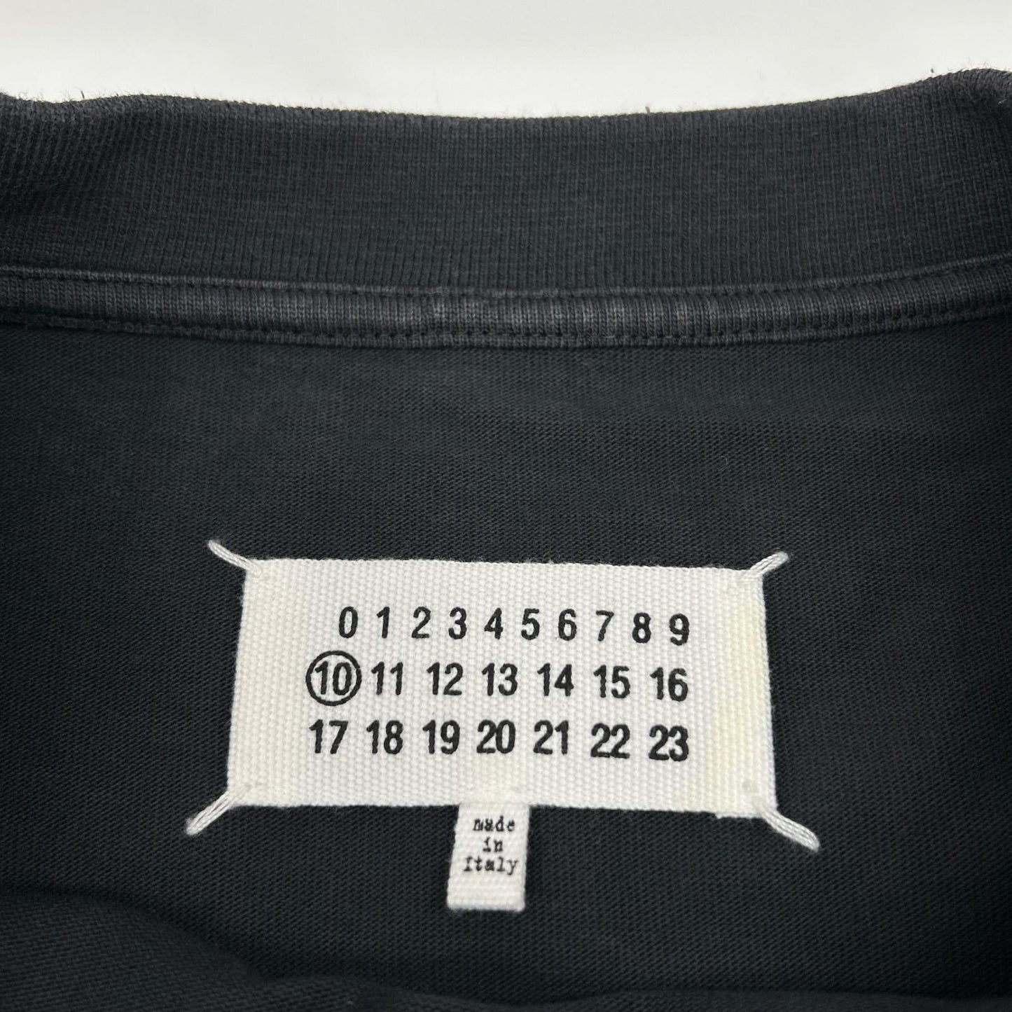 Maison margiela メゾンマルジェラ ブラック S50GC0568 19AW Caution Tシャツ トップス