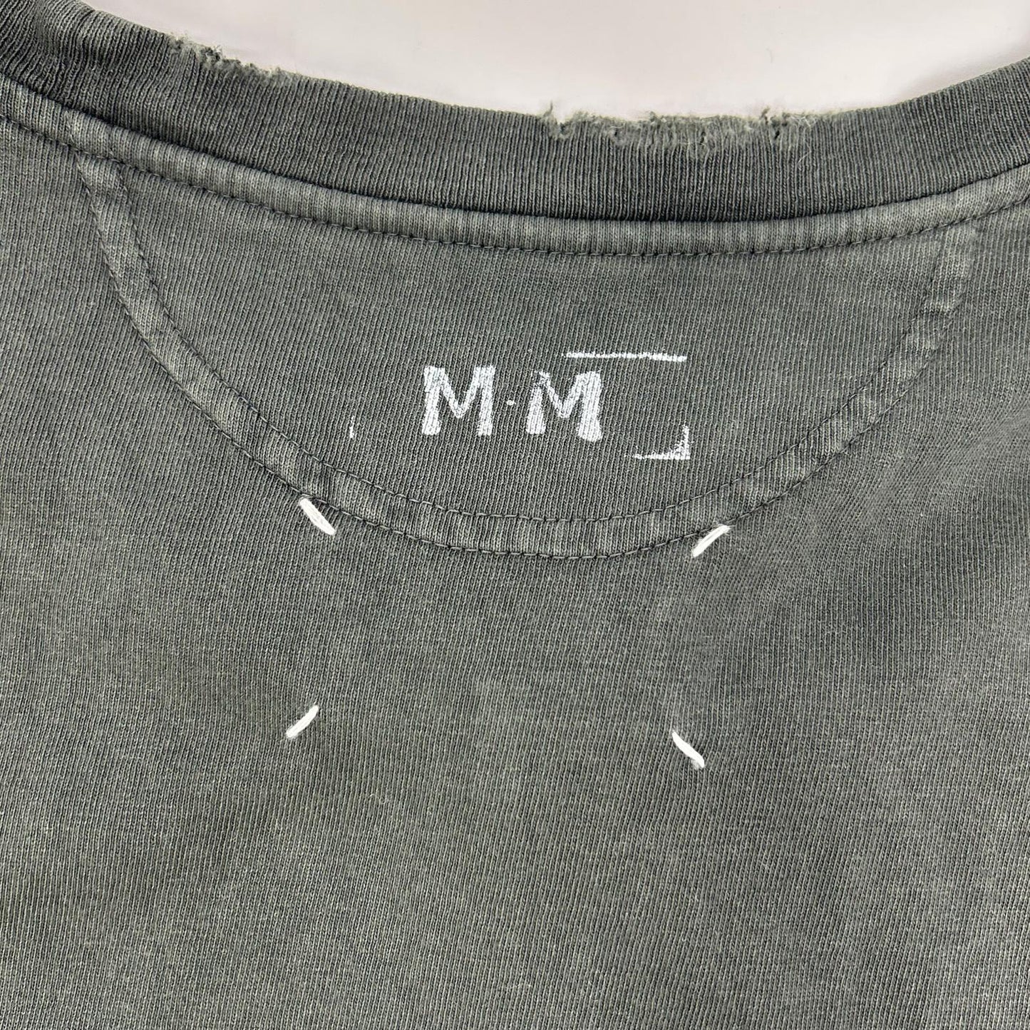 Maison margiela メゾンマルジェラ チャコール S51GC0535 25SS スタンプロゴ ダメージ加工 ロンT トップス