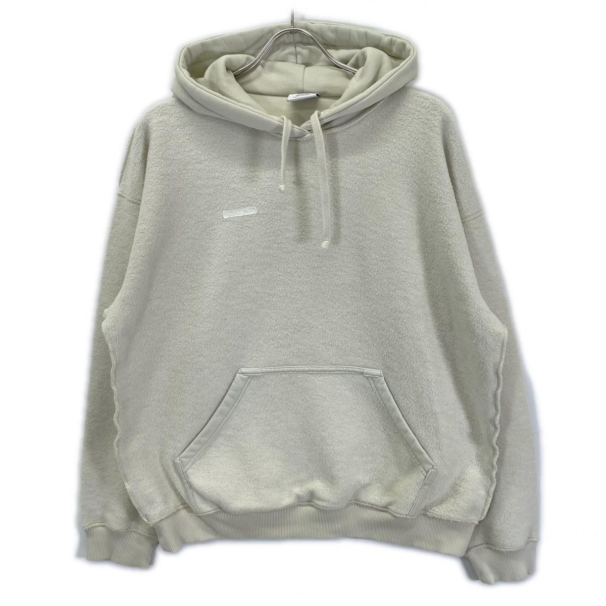 VETEMENTS Vetements WAH19TR107 Off-White Back-Patch Hoodie Top