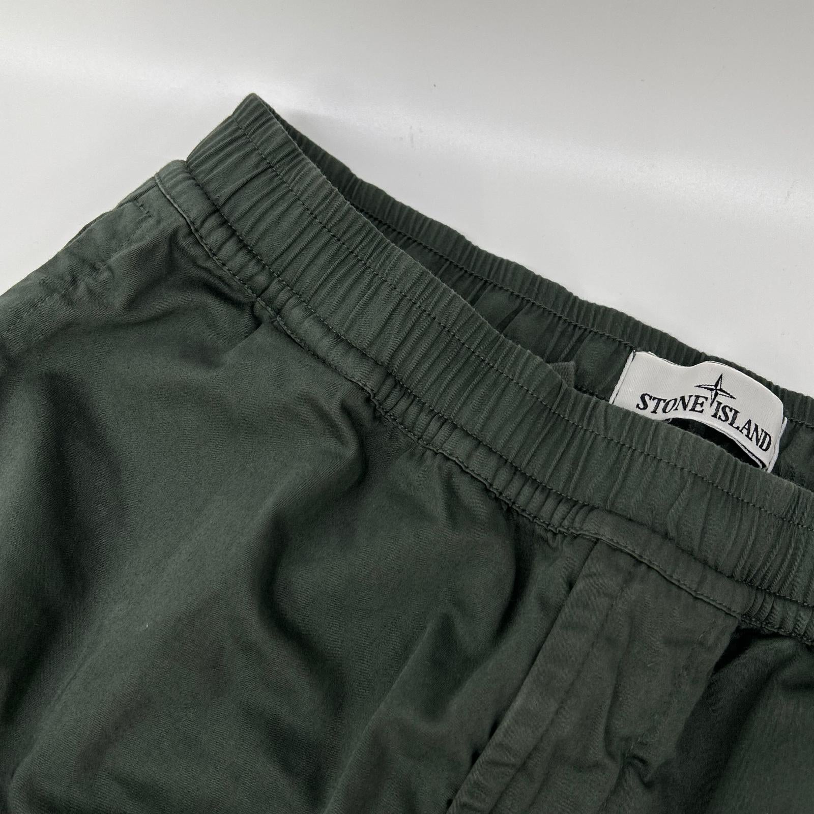 STONE ISLAND ストーンアイランド 8015L0312 カーキ ショートパンツ ボトムス