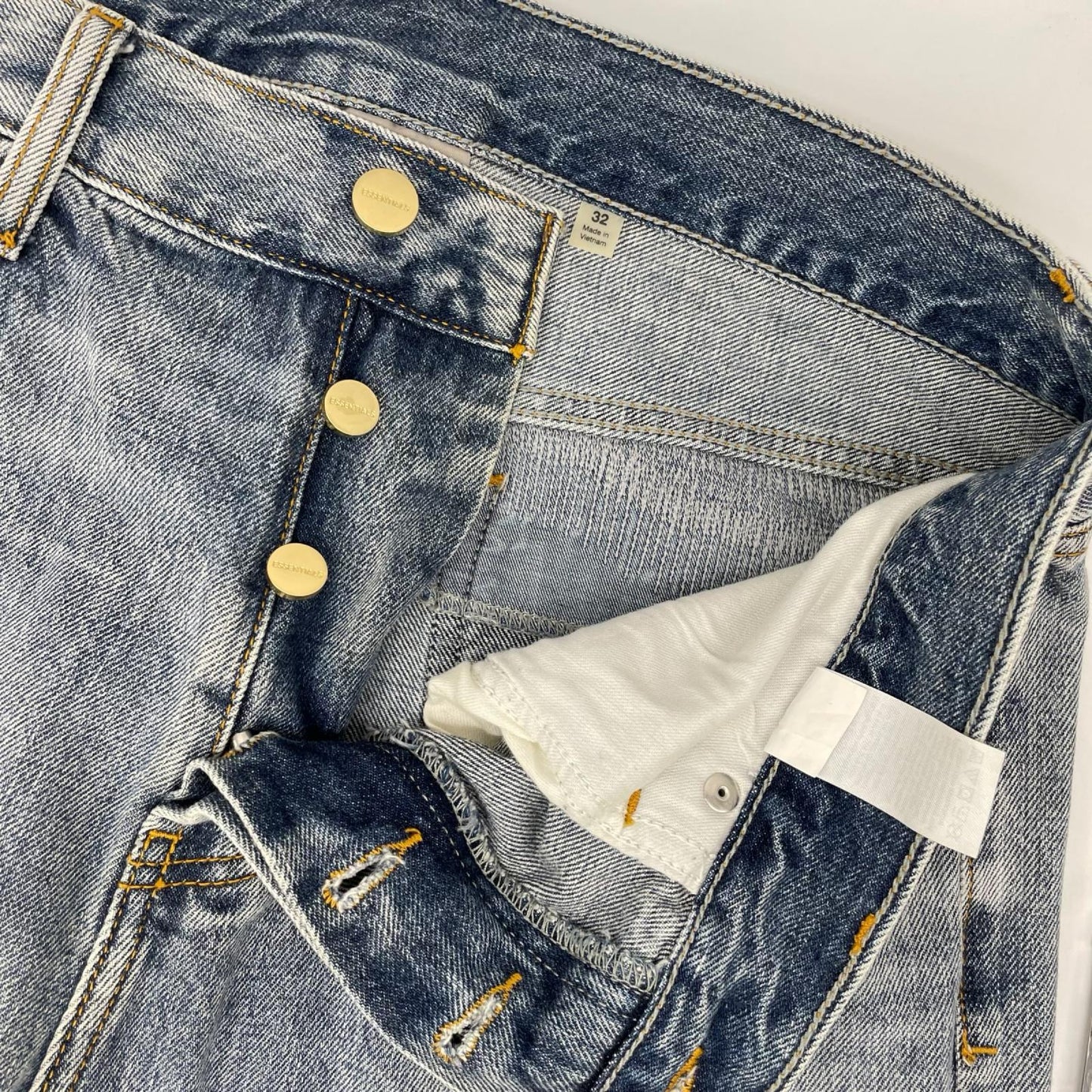 Essentials エッセンシャルズ 45421 ライトブルー ダメージ加工 ストレートデニム ボトムス