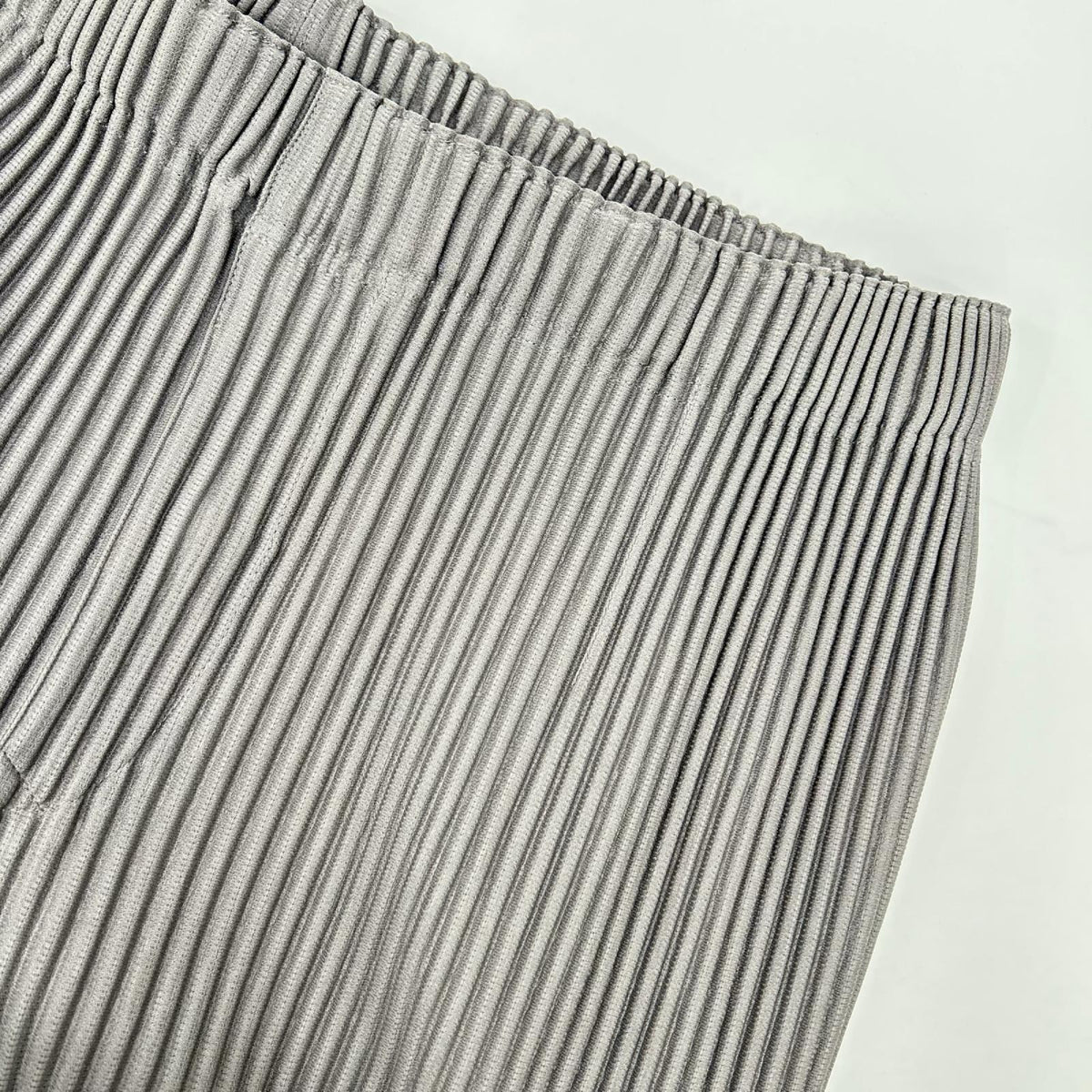 HOMME PLISSE ISSEY MIYAKE オムプリッセ イッセイミヤケ HP91JF116 グレー プリーツジョガーパンツ ボトムス