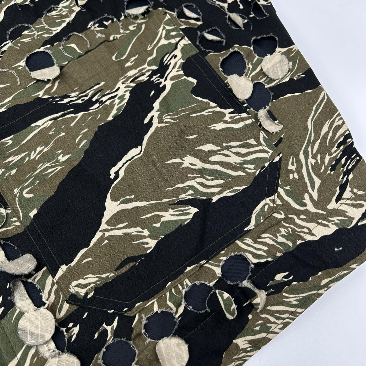 SYUMAN. シュウマン 25SS-SY014 CAMO PARALLEL LASER CUT TOPS トップス