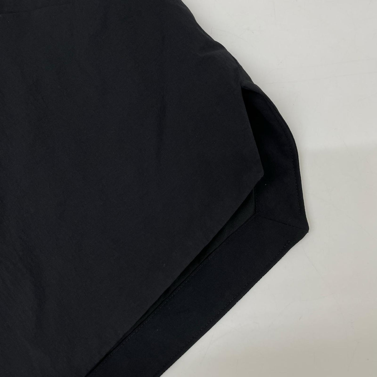 ARC’TERYX VEILANCE アークテリクス ヴェイランス X000007498 ブラック MIONN INSULATED OVERSHIRT トップス