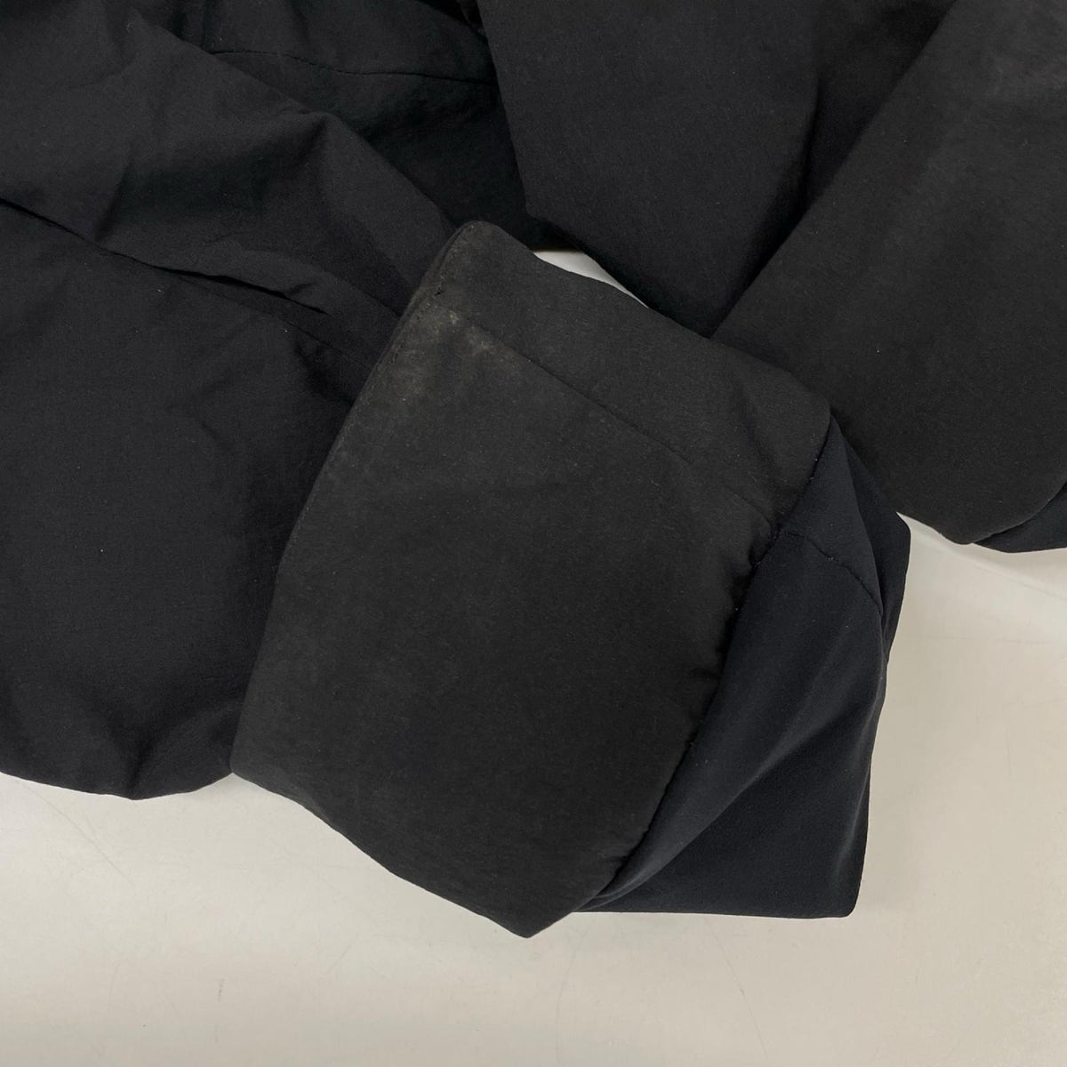 ARC’TERYX VEILANCE アークテリクス ヴェイランス X000007498 ブラック MIONN INSULATED OVERSHIRT トップス
