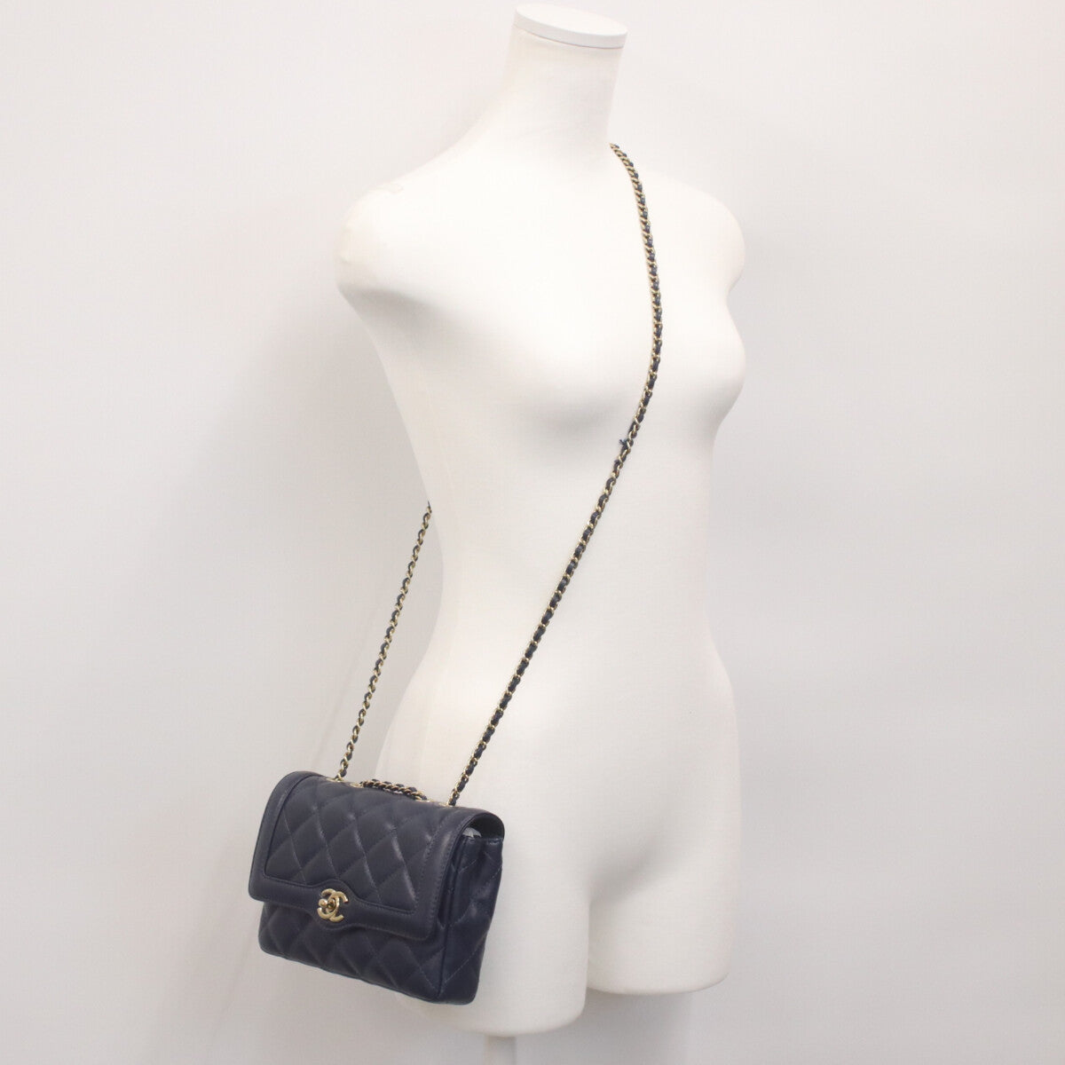 CHANEL AS5048 Navy Lambskin GHW Matelasse 20 Single Flap Bag Shoulder Bag