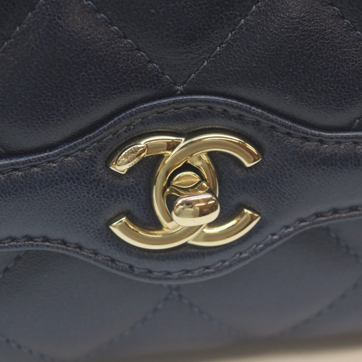 CHANEL AS5048 Navy Lambskin GHW Matelasse 20 Single Flap Bag Shoulder Bag