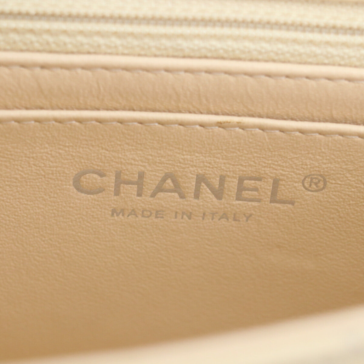 CHANEL シャネル 19番 A69900 ベージュ キャビア シルバー金具 ミニマトラッセ20 ショルダーバッグ