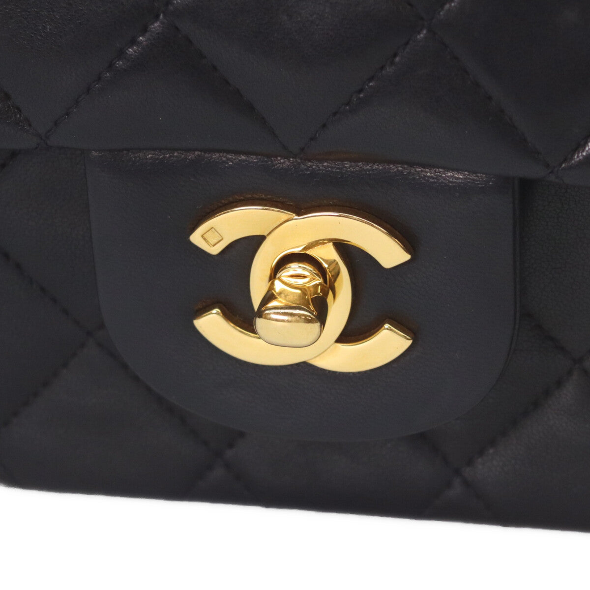 CHANEL シャネル 3番 A01112 黒ラム ゴールド金具 マトラッセ25 ショルダーバッグ