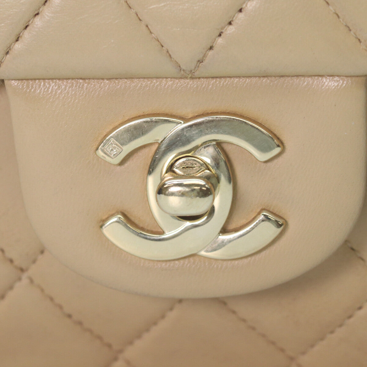 香奈儿 CHANEL 6号 A01112 米色 羊皮 金色金属件 Matelasse 25 单肩包