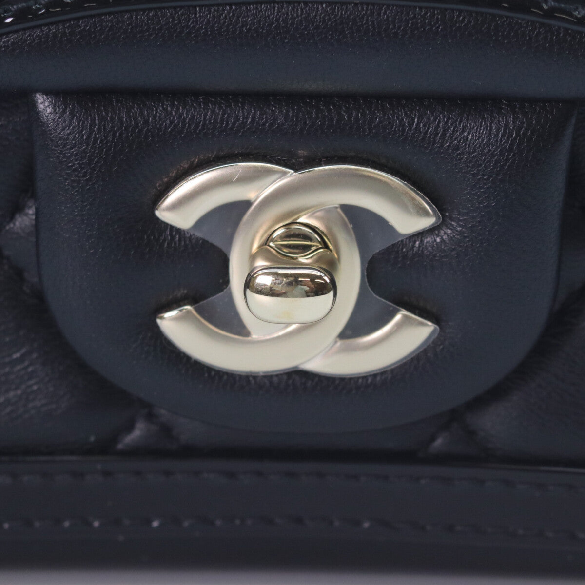CHANEL CHANEL AS4288 Matelassé 20 Black lambskin×patent leather gold hardware single-flap bag shoulder bag