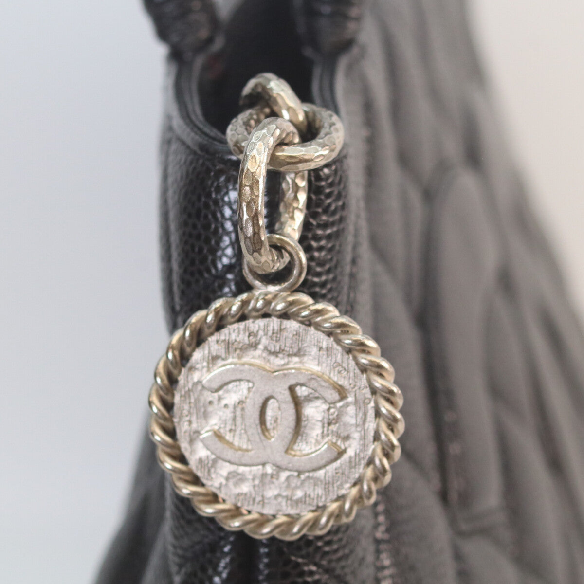 CHANEL シャネル 6番 A01804 黒 キャビア シルバー金具 復刻トート CHANEL シャネル 6番 A01804 黒 キャビア シルバー金具 復刻トート