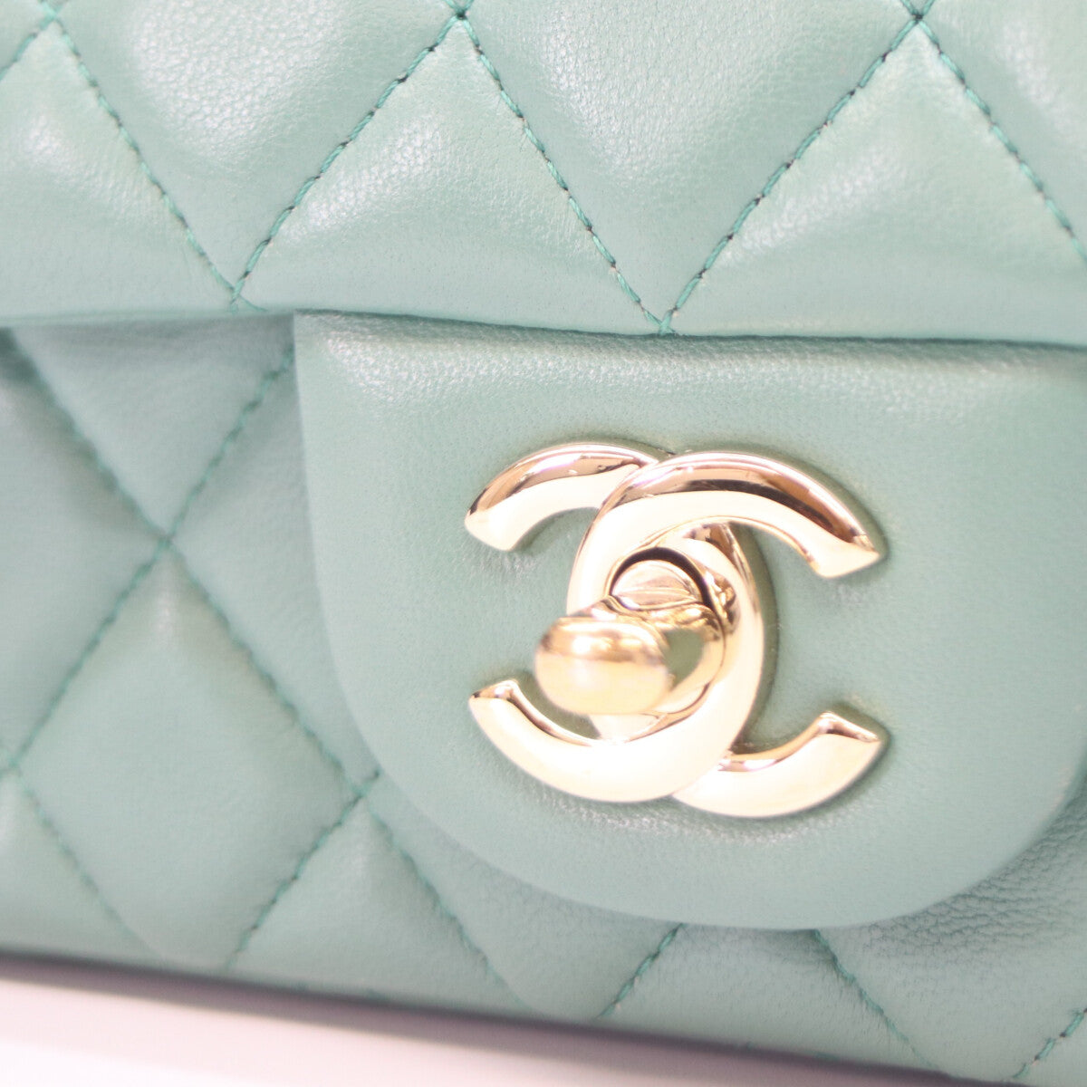 CHANEL A69900 Emerald Green Lambskin Gold Hardware Mini Matelasse 20 Shoulder Bag