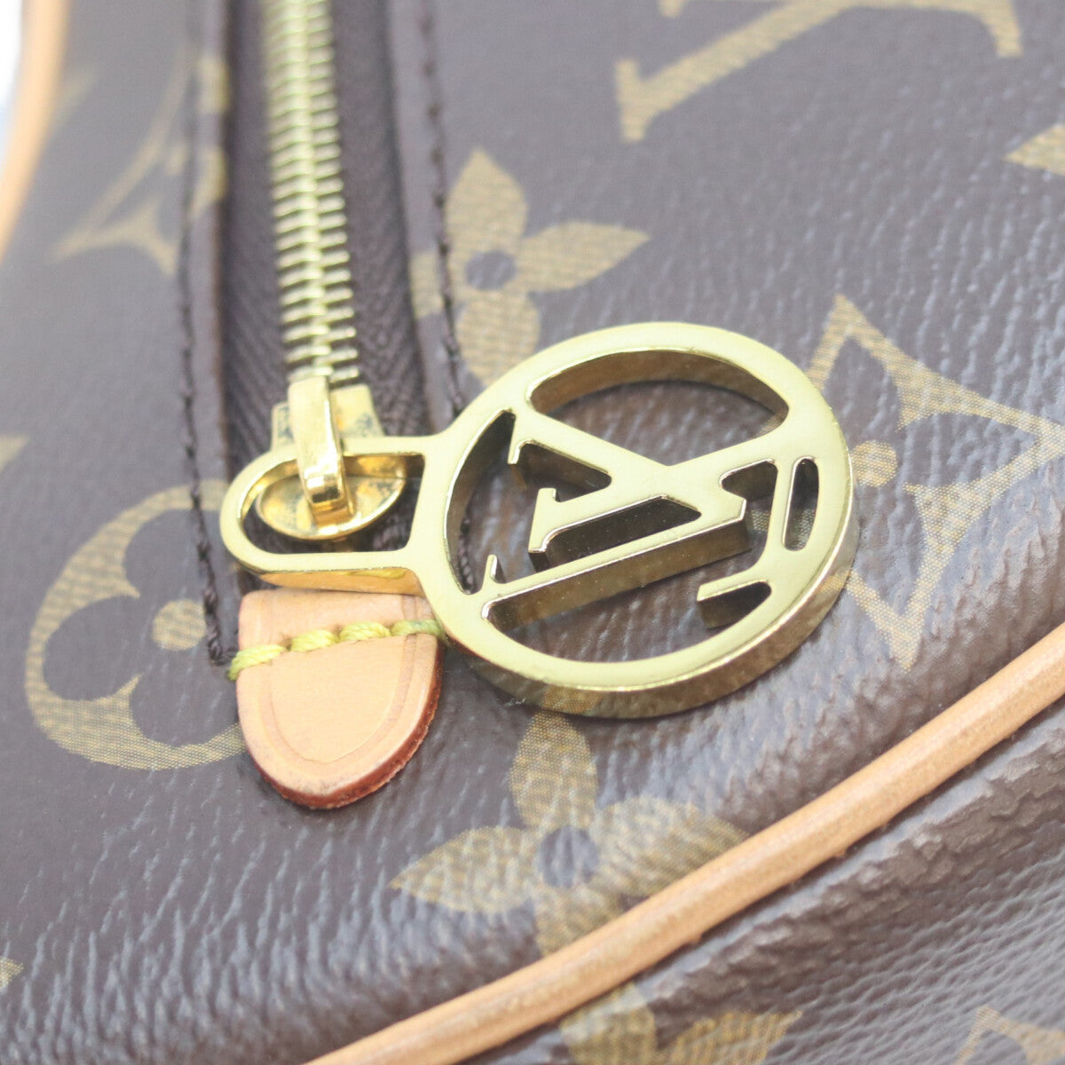 LOUIS VUITTON ルイヴィトン M81098 モノグラム ループ ショルダーバッグ