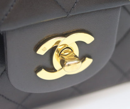 CHANEL シャネル 2番 A01112 黒ラム ゴールド金具 Wフラップ マトラッセ25 ショルダーバッグ