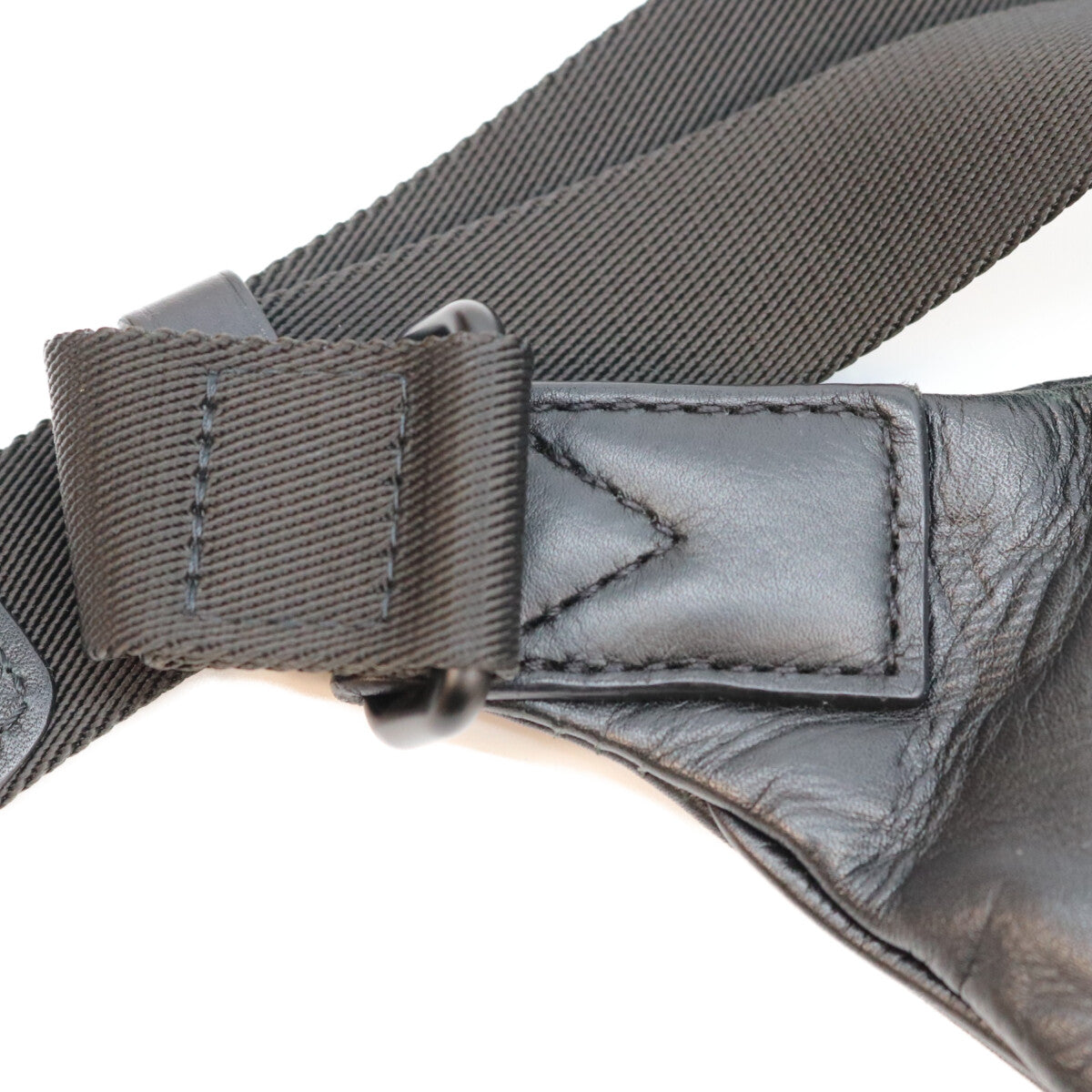 LOUIS VUITTON ルイヴィトン M46036 モノグラムシャドウ ディスカバリー バムバッグPM ウエストバッグ