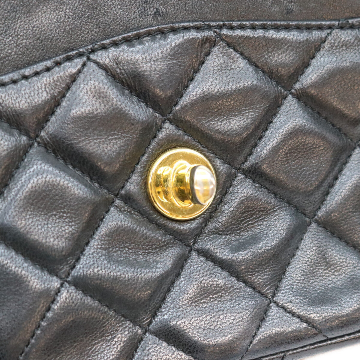 CHANEL series 0, black lambskin, gold-tone hardware, Paris limited edition, single-flap Matelassé 19 shoulder bag