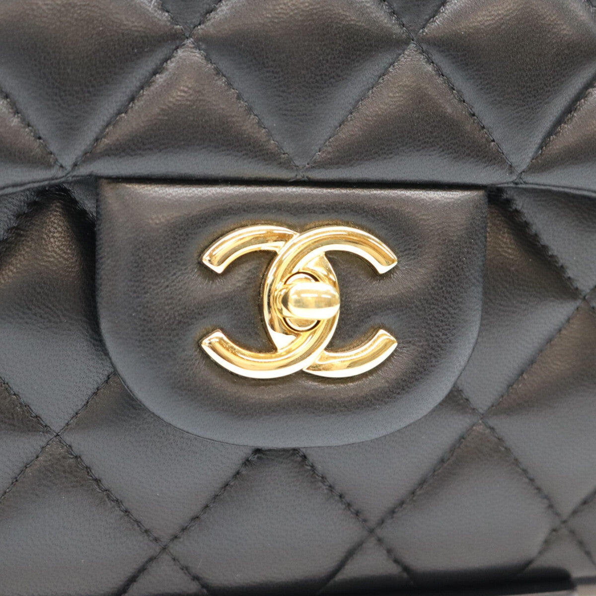 CHANEL シャネル 18番 A58600 黒 ラム G金具 Wフラップ デカマトラッセ30 ショルダーバック ショルダーバッグ