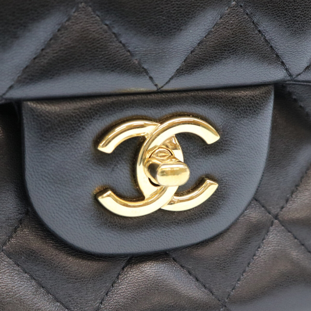 CHANEL シャネル 19番 A58600 黒 ラム G金具 Wフラップ デカマトラッセ30 ショルダーバック ショルダーバッグ