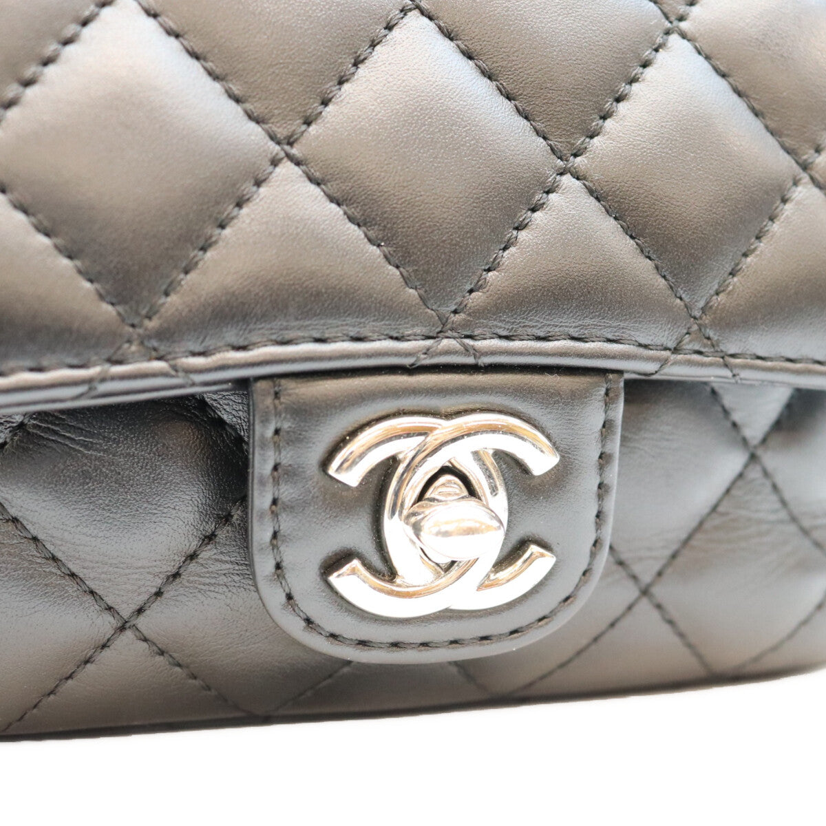CHANEL シャネル 26番 黒×ネイビー ラム Vステッチ シェブロン×マトラッセ カメラケースショルダーバッグ ショルダーバッグ
