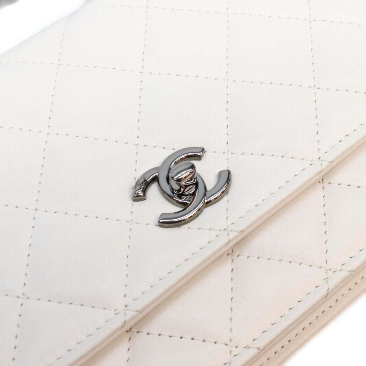 CHANEL シャネル AP3566 白 ラム SV金具 チェーントップハンドル チェーンウォレット ショルダーバッグ ショルダーバッグ