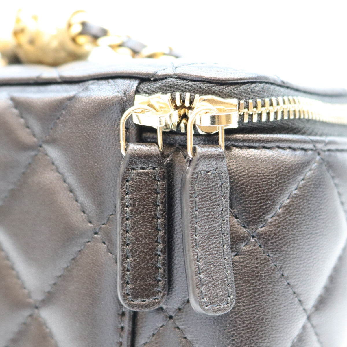CHANEL シャネル 31番 AP2303 黒 ラム G金具 ココボール/パールクラッシュ バニティショルダーバッグ ショルダーバッグ