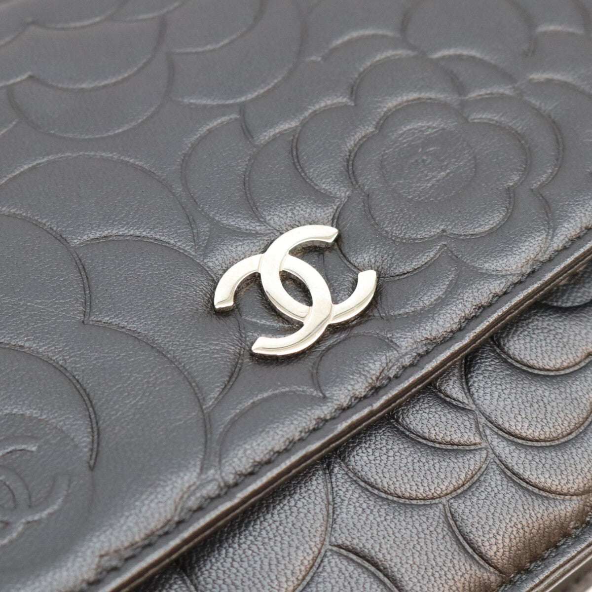 CHANEL シャネル A47421 黒 ラム SV金具 カメリア チェーンウォレット ショルダーバッグ