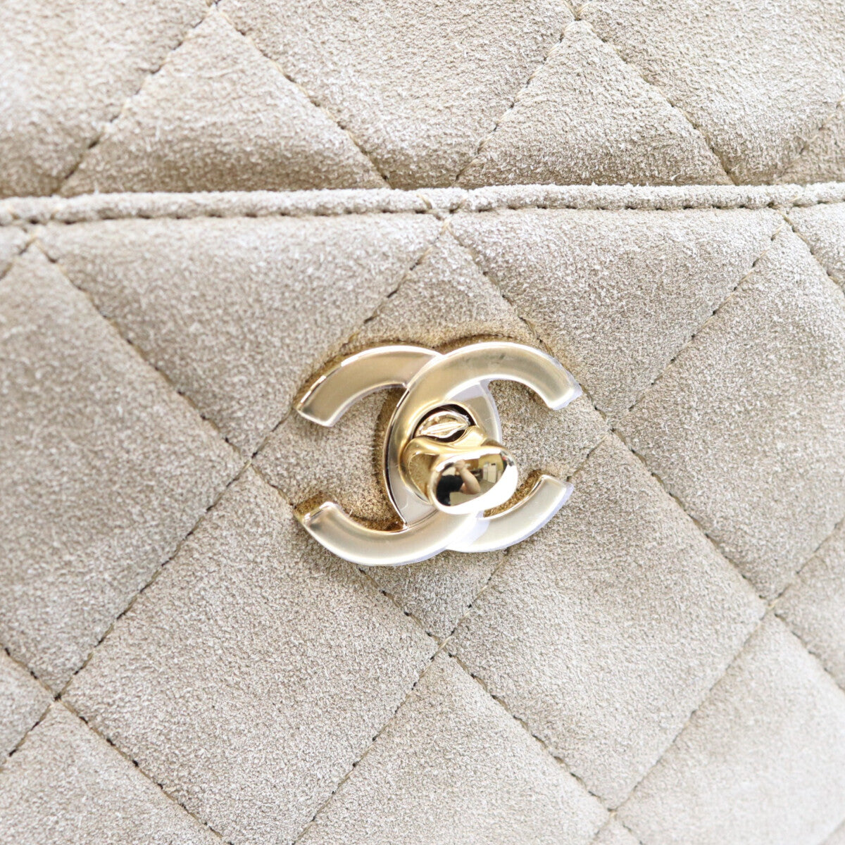 CHANEL シャネル 26年 AS6443 ダークベージュ スエードカーフスキン カメラバッグ ショルダーバッグ ショルダーバッグ