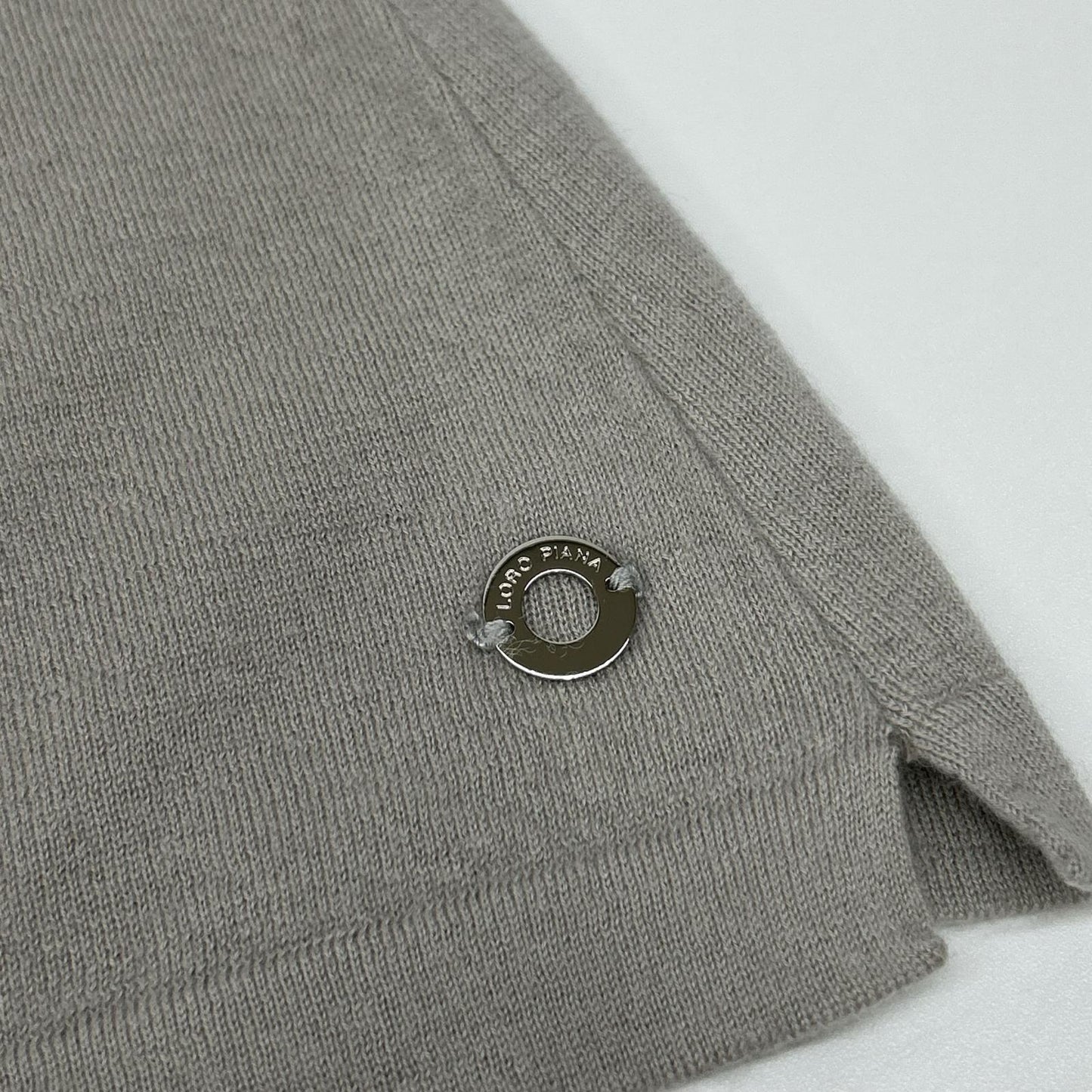 Loro Piana FAE8270 Cashmere Crew-Neck Long-Sleeve Knit Sweater Top