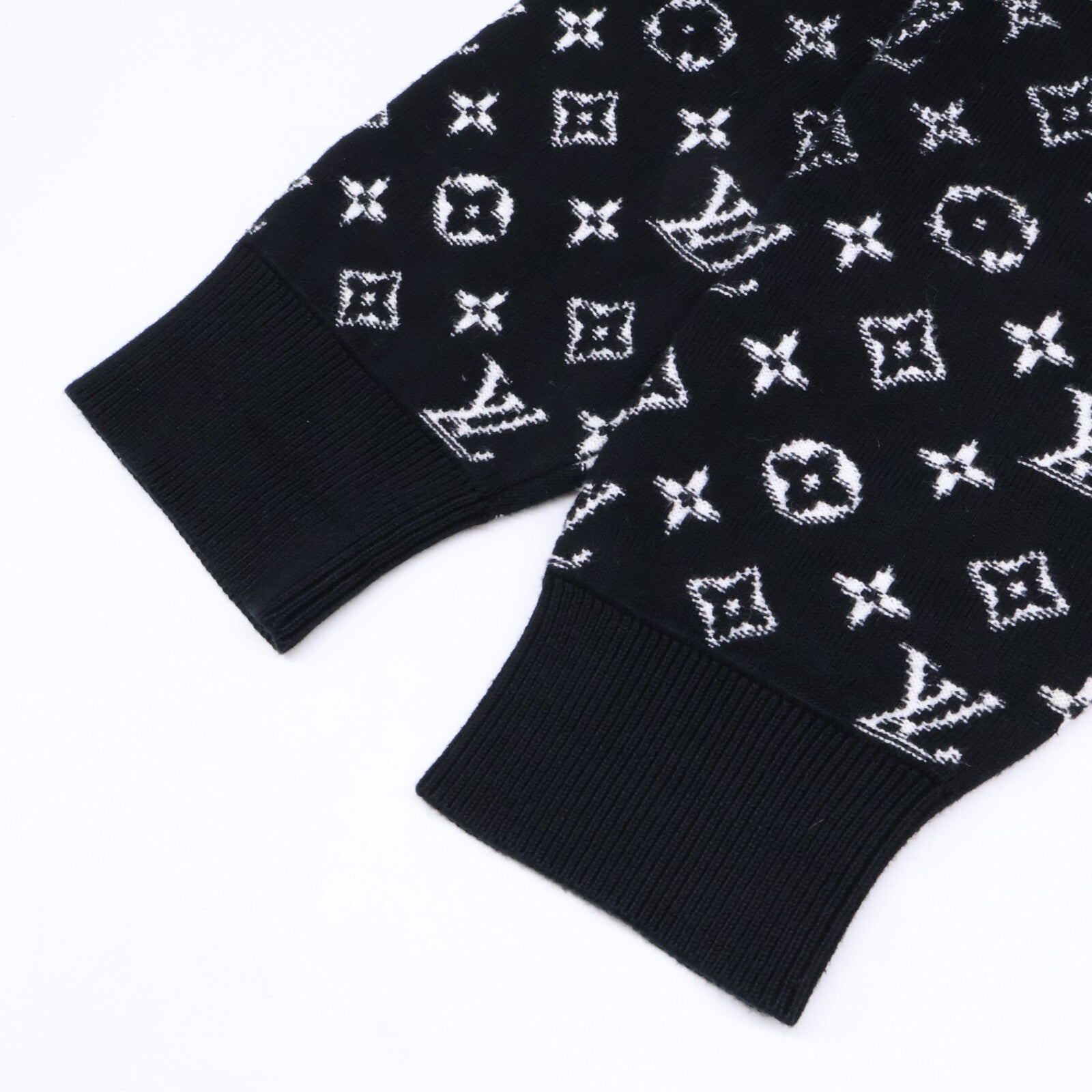 LOUIS VUITTON ルイヴィトン 国内正規代理店 22年 HKN44W グラディエントモノグラム クルーネック ニットセーター トップス