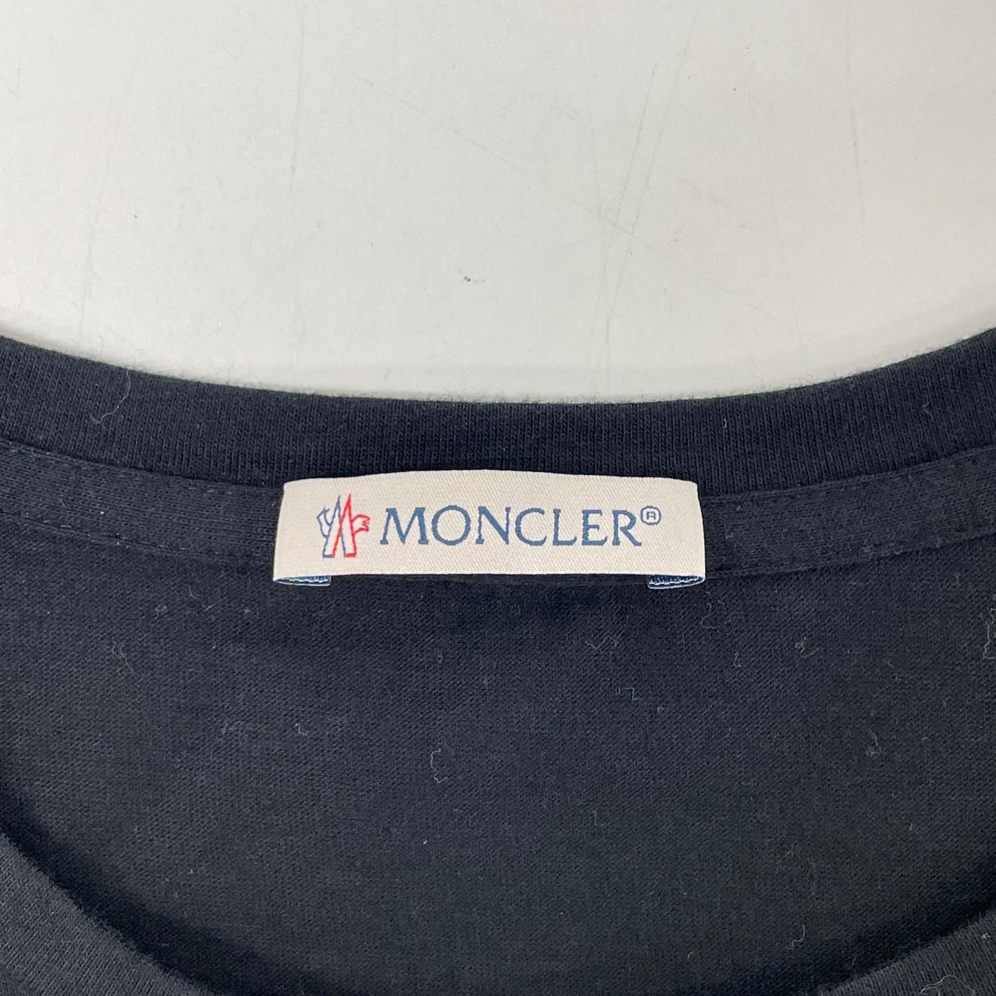 MONCLER モンクレール 22年 MAGLIA MANICHE CORTE ブラックTシャツ トップス