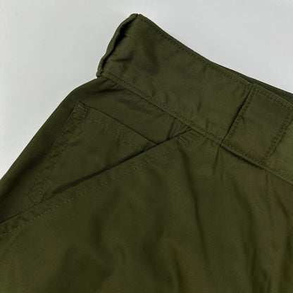 PRADA プラダ 23年 SPH392 RE NYLON カーキ 三角プレート カーゴパンツ ナイロン ボトムス